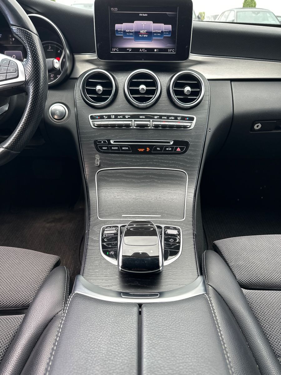Fahrzeugabbildung Mercedes-Benz C 220 d Limousine AMG-Line NAV+LED+ACC+18ZOLL