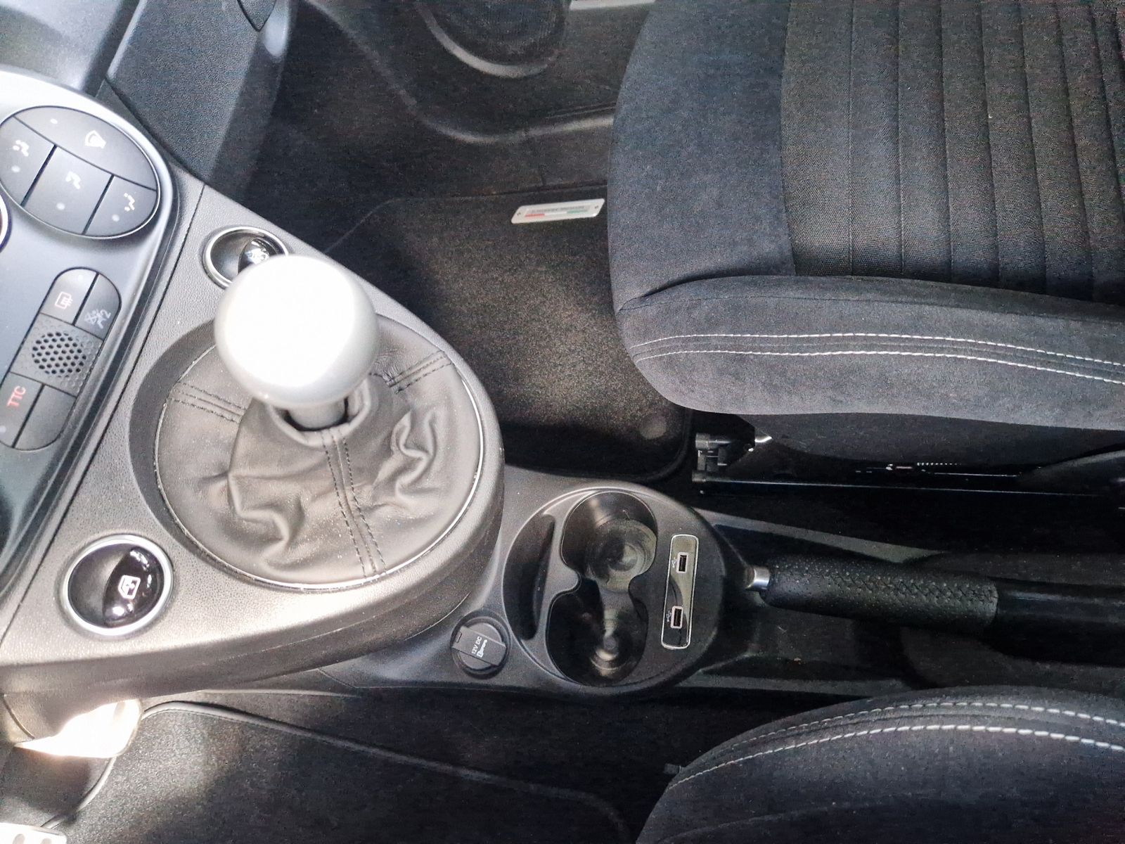 Fahrzeugabbildung Abarth 695C Beats Soundsystem NAVI ALU