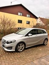Mercedes-Benz B 200 Urban Silber/Grau  - Mercedes-Benz B 200 in Saarbrücken