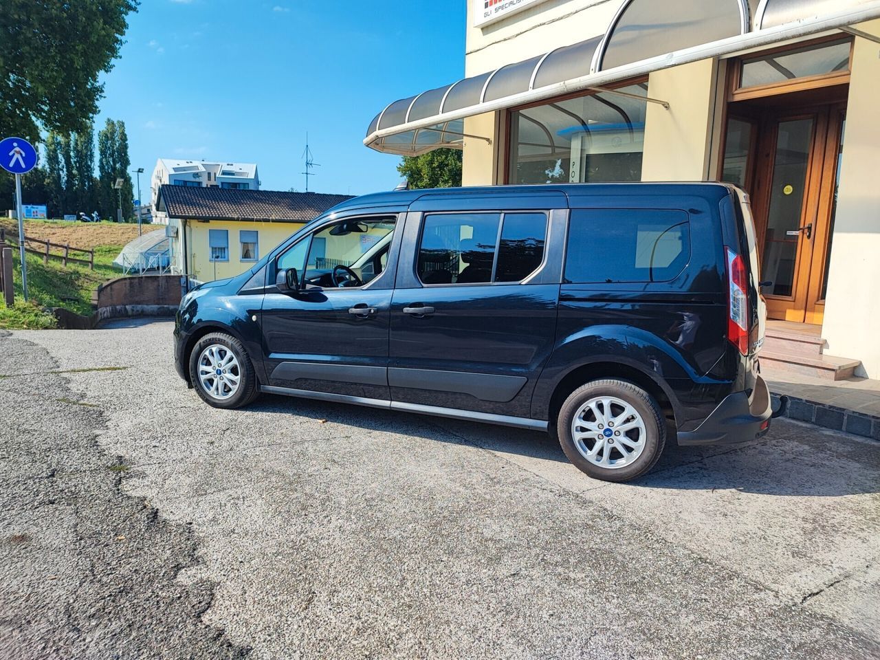 Ford Grand Tourneo Gancio Traino 7 Posti Euro 6 imagem 3