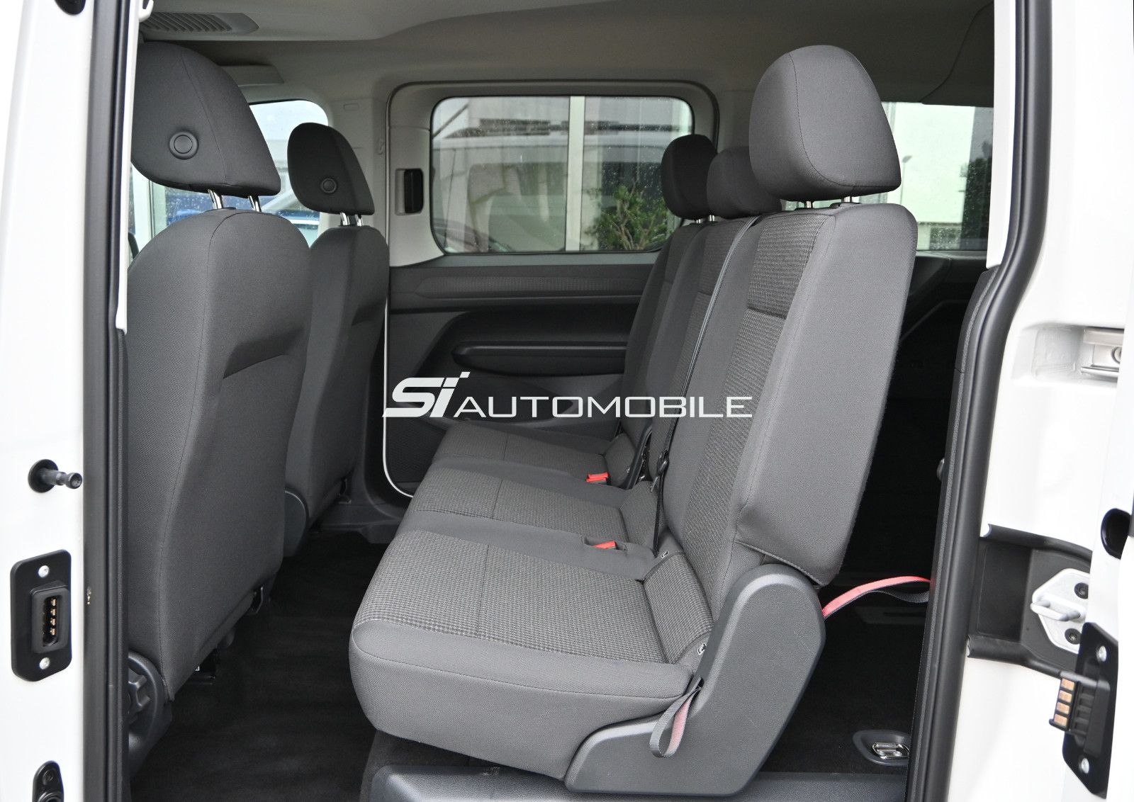 Fahrzeugabbildung Volkswagen Caddy Maxi 2.0 TDI DSG °ACC°AHK°LED°KAMERA°8FACH