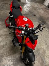 Ducati Streetfighter V4 S - Offers matching your search criteria