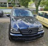 Mercedes-Benz ML 430 W163 - Mercedes-Benz ML 430 mit Benzin-Antrieb