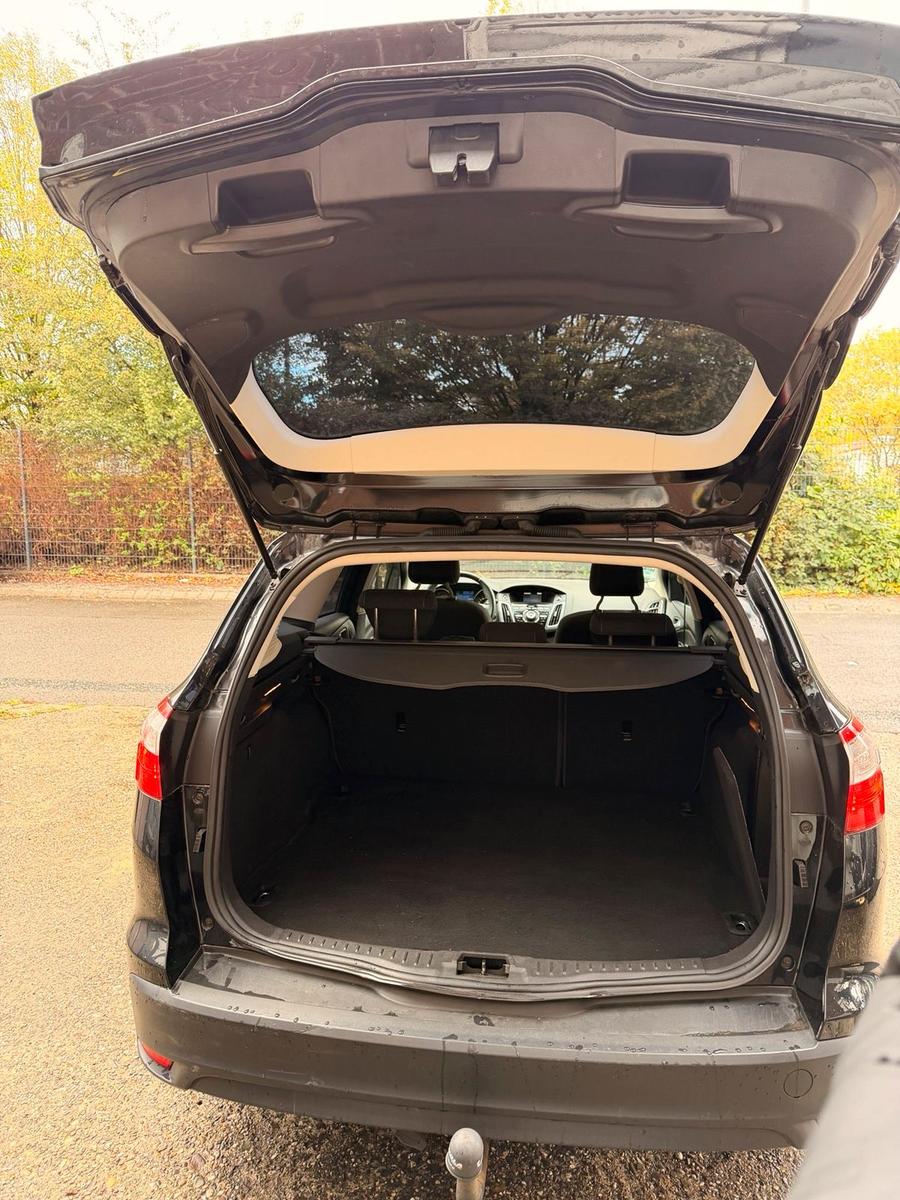 Ford Focus 2012 — photo 11