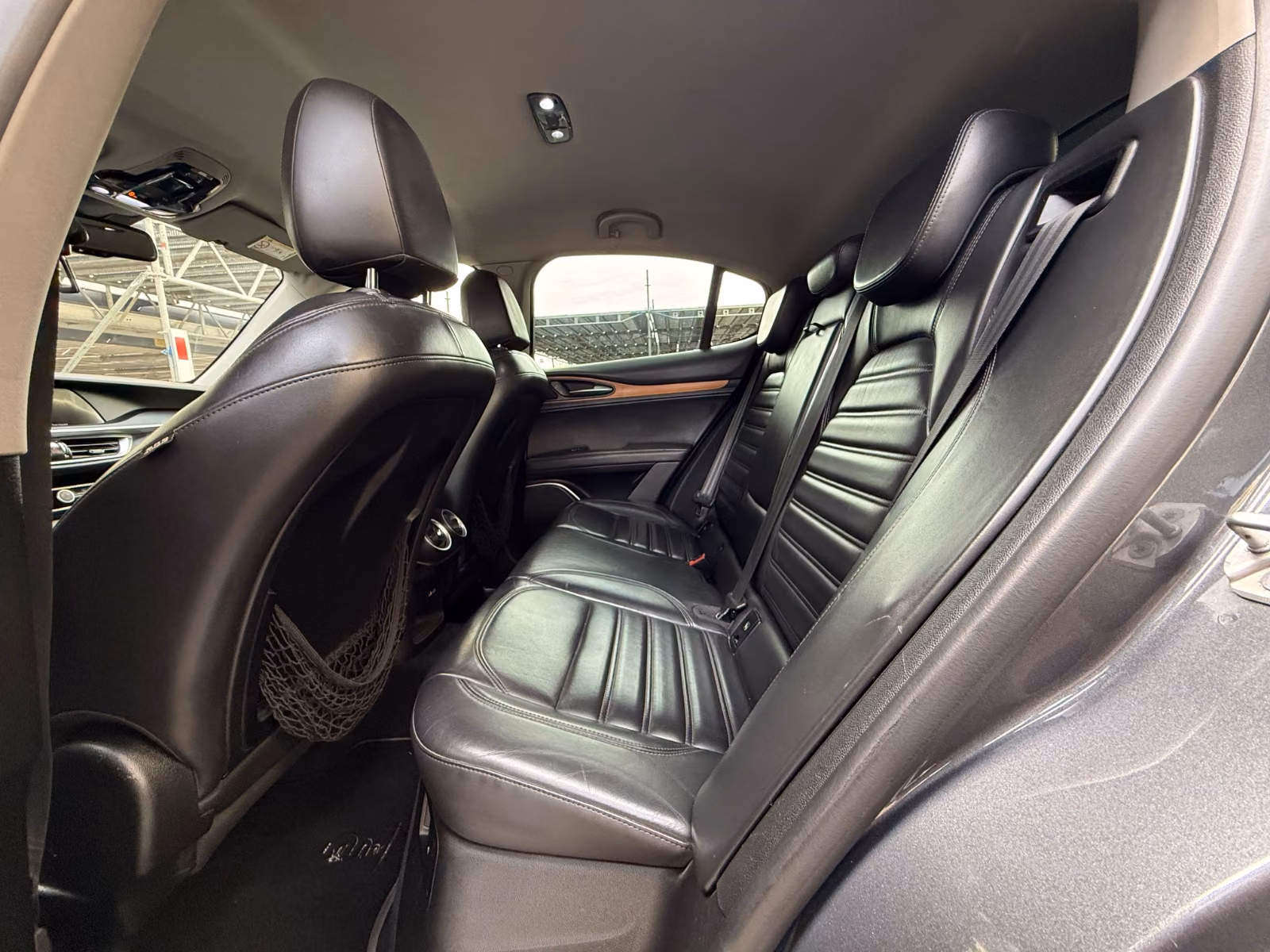 ALFA ROMEO STELVIO 2.2 DIESEL Q4 209ch SUPER - INTÉRIEUR CUIR - GPS - CAMÉRA - SIÈGES CHAUFFANTS ÉLECTRIQUES
