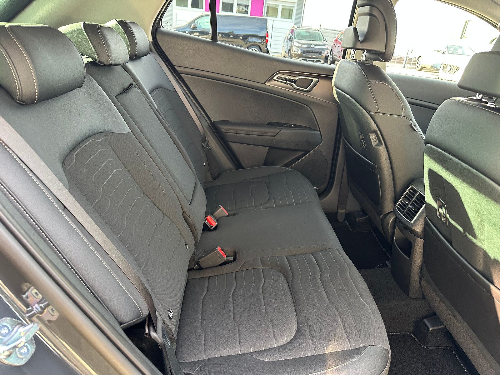 Fahrzeugabbildung Kia Sportage 1.6 T-GDI Vision DCT KOM