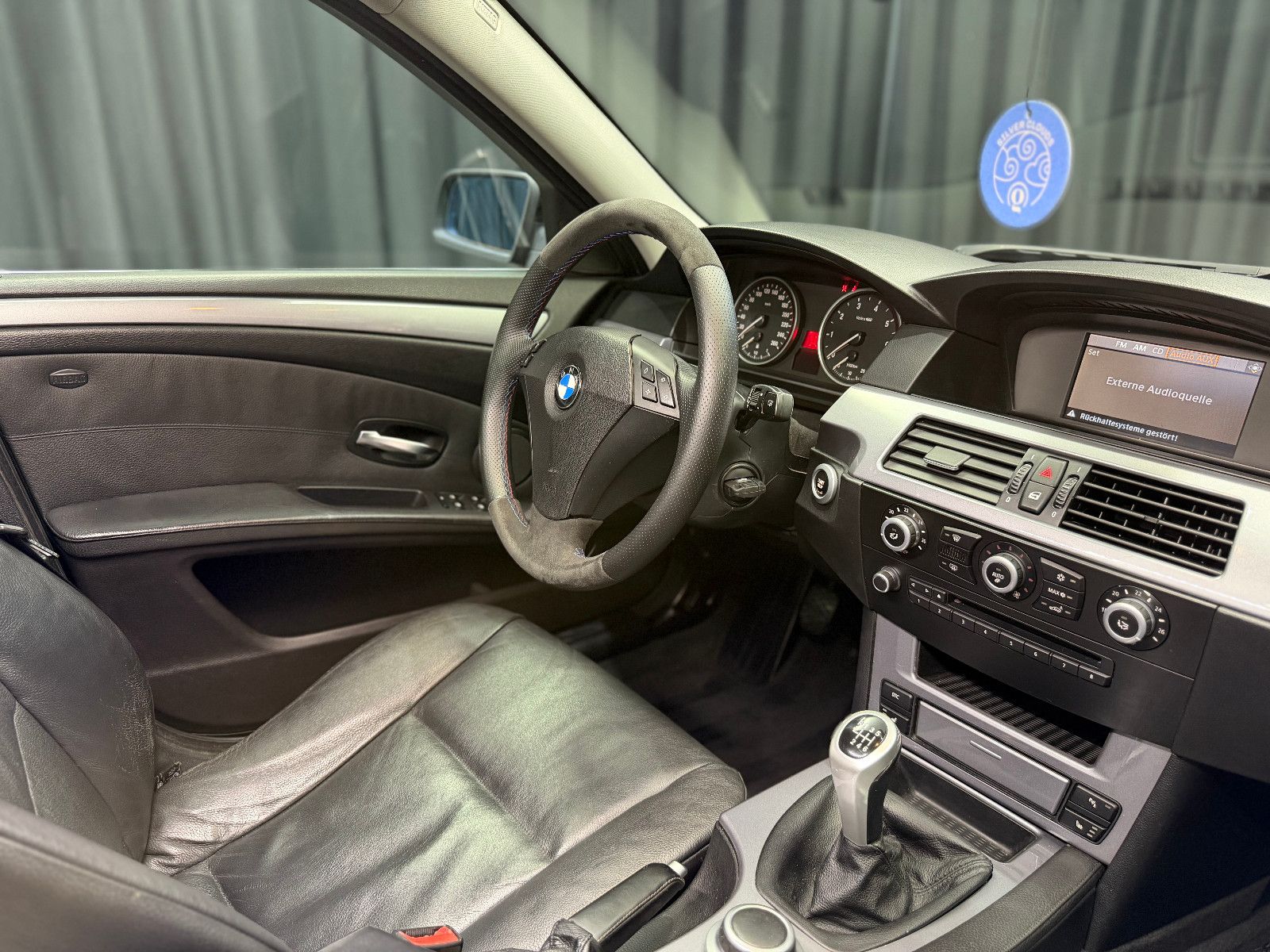 Fahrzeugabbildung BMW 523I Touring |PDC|PANO|NAVI|LEDER