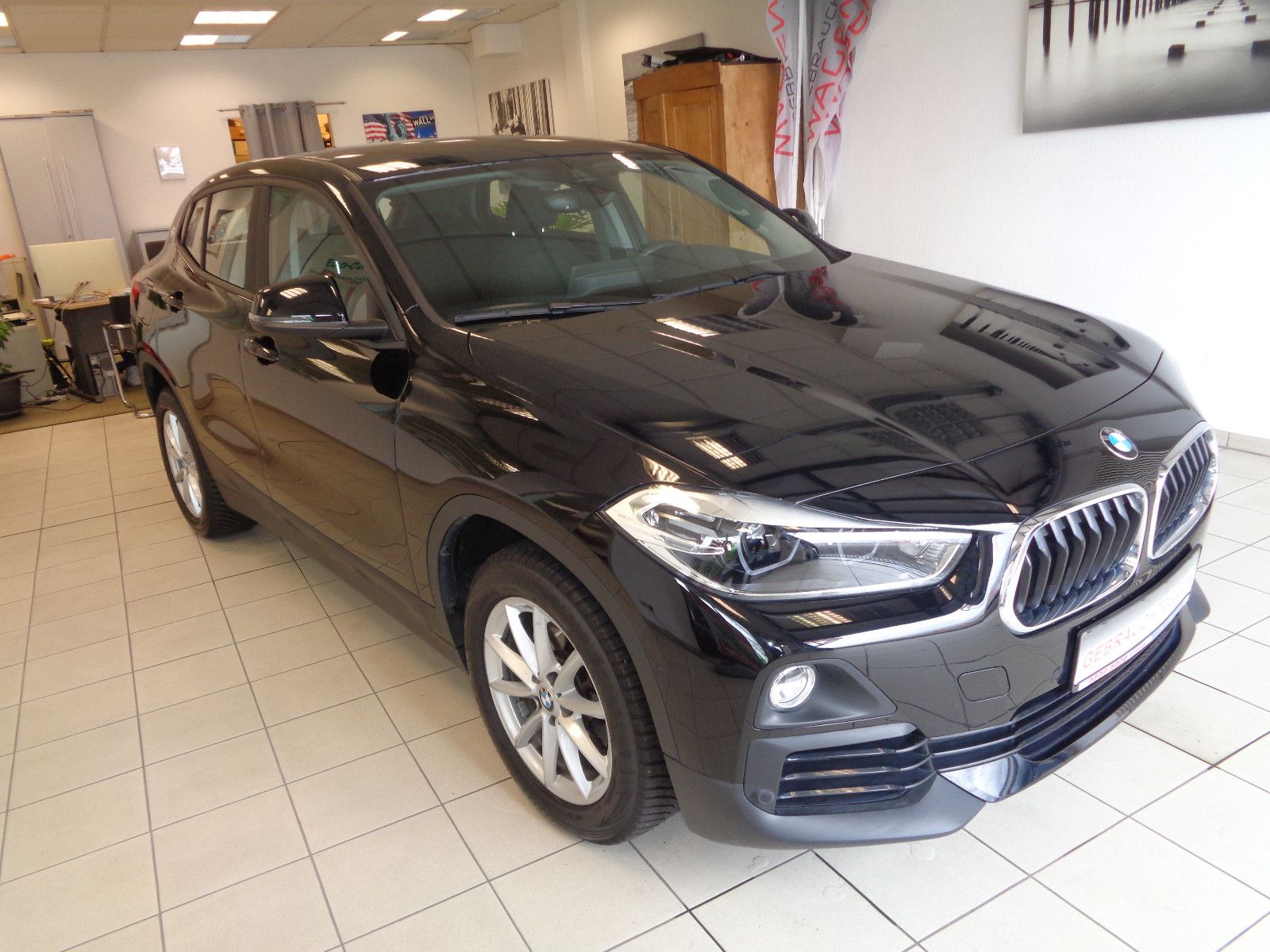 Fahrzeugabbildung BMW X2 sDrive 18 i /LED/NAVI/KAMERA