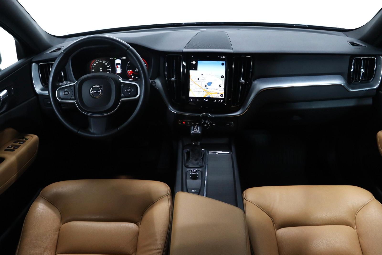 Volvo XC60 Momentum AWD*360°KAMERA*LEDER*NAVI*LED