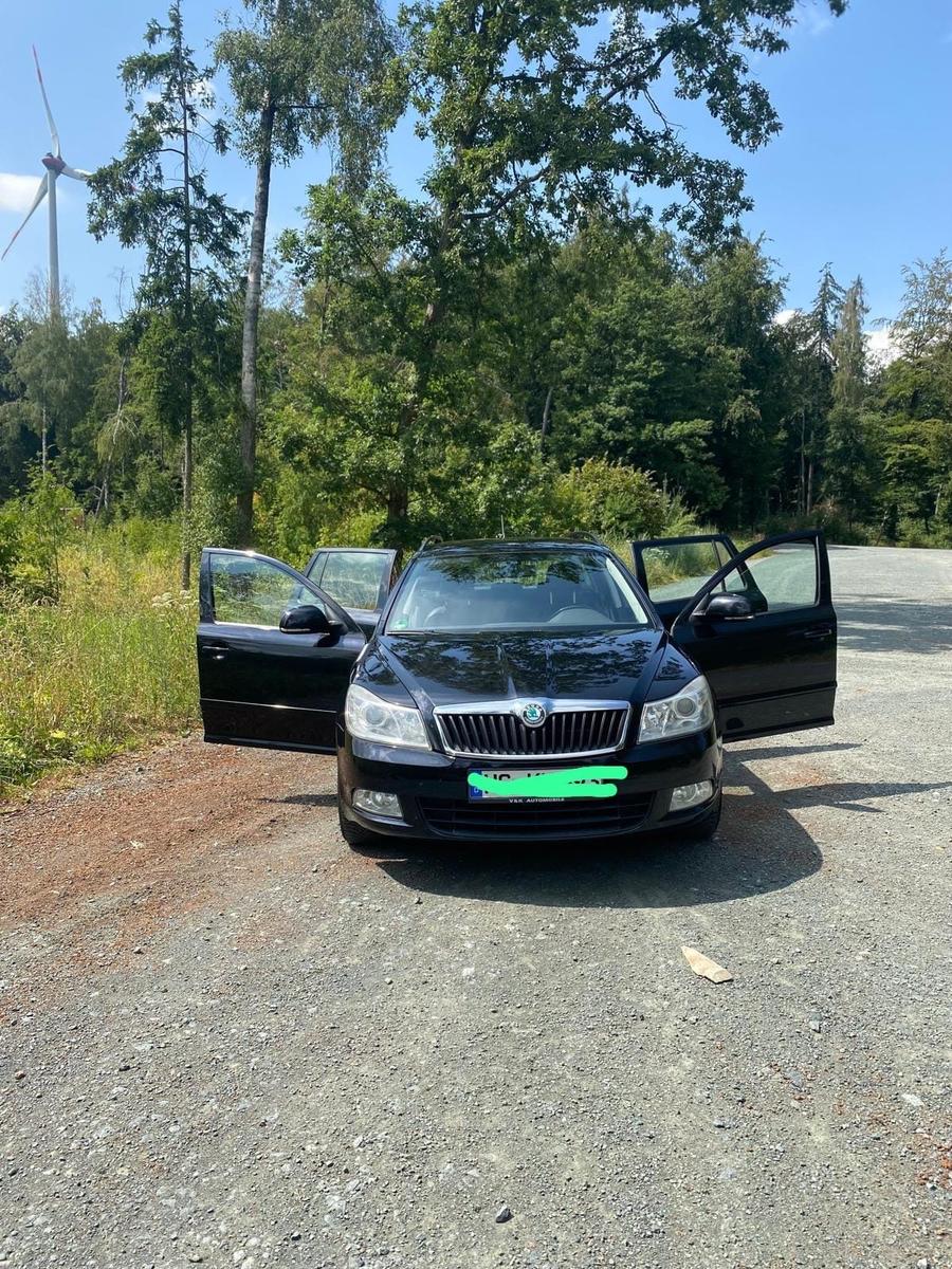 Skoda Octavia 2011 — салон