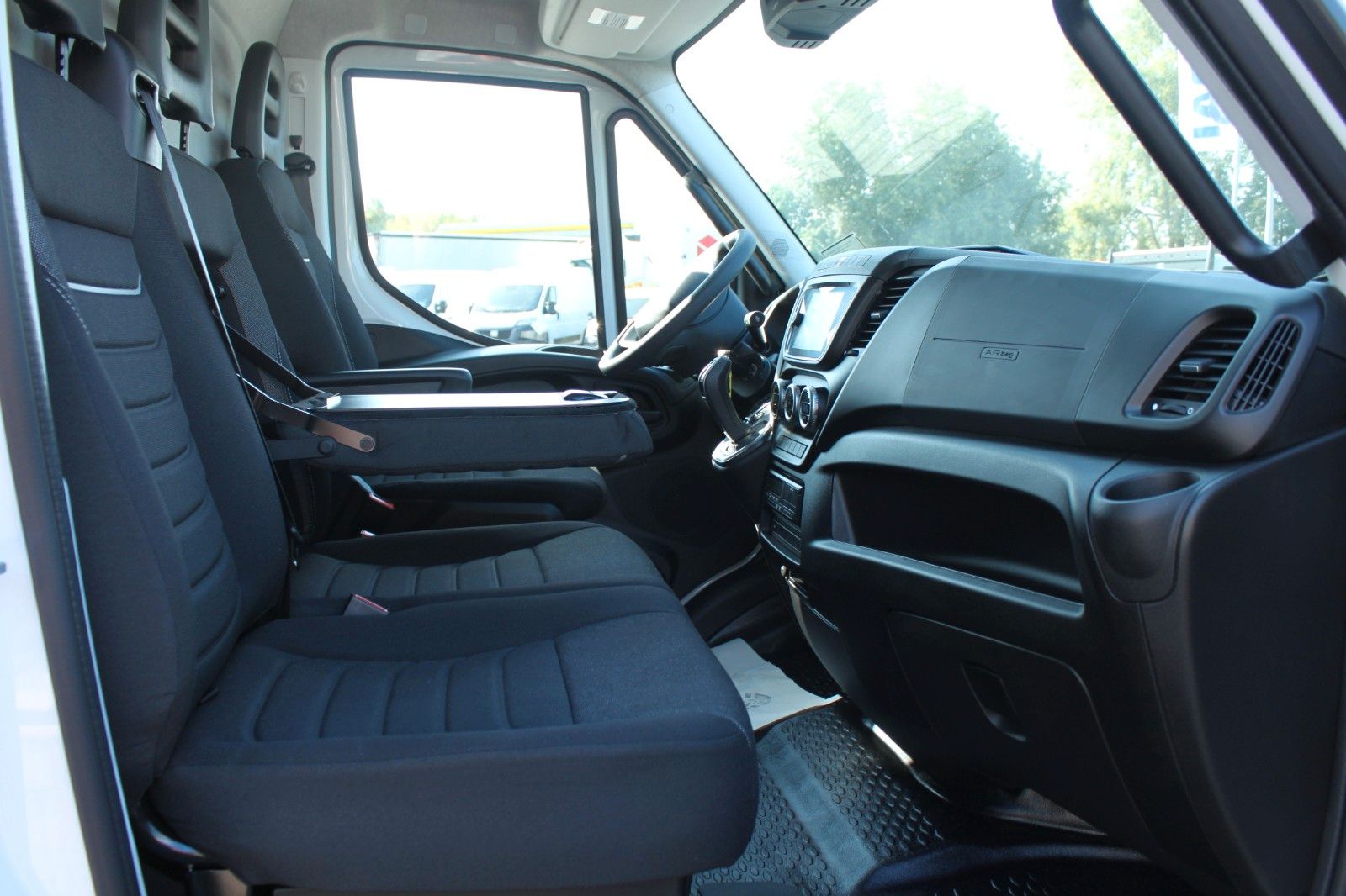 Fahrzeugabbildung Iveco Daily 72C18HA8 Pritsche 6m