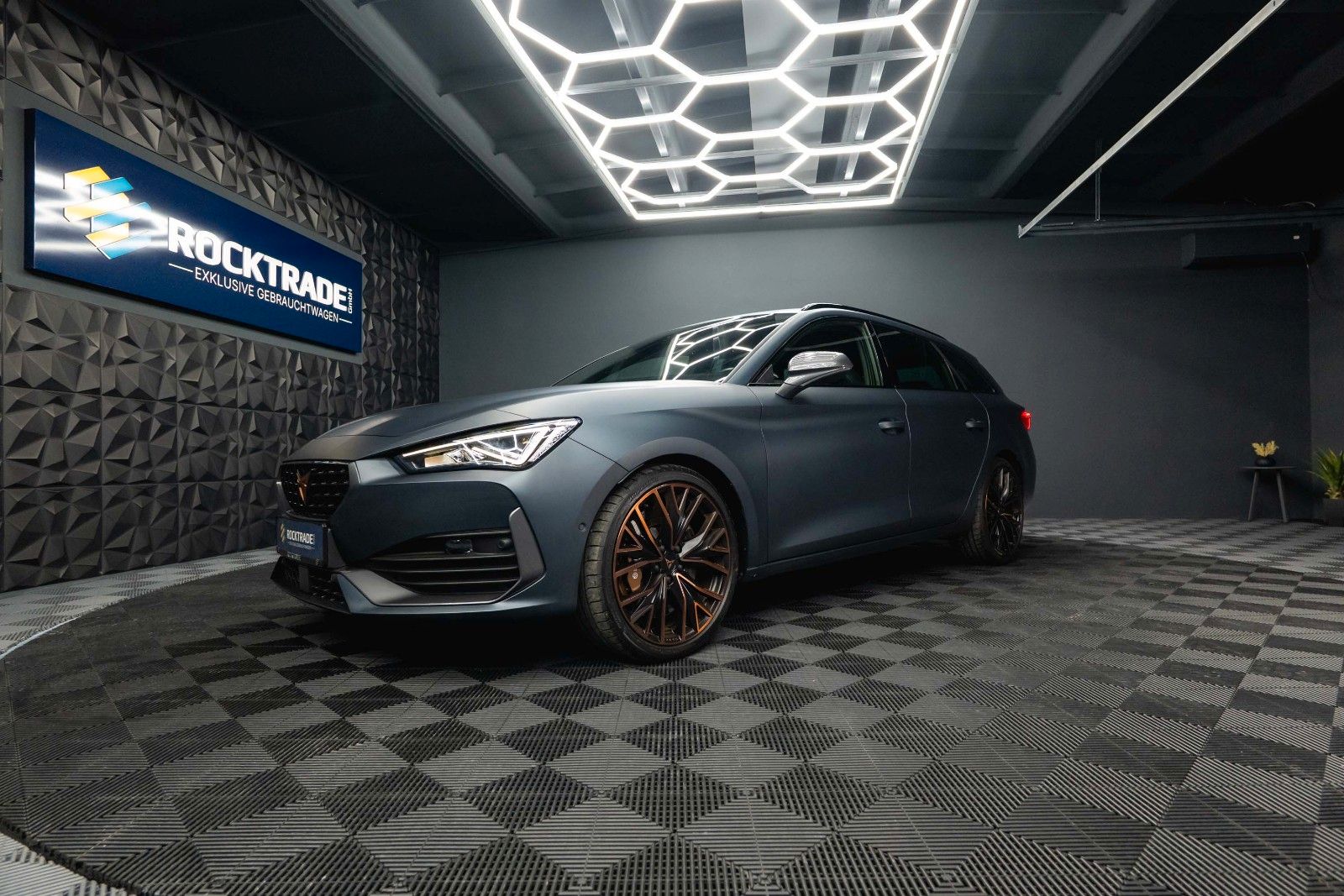 Fahrzeugabbildung CUPRA Leon Sportstourer VZ 4Drive | ACC | LED | DCC