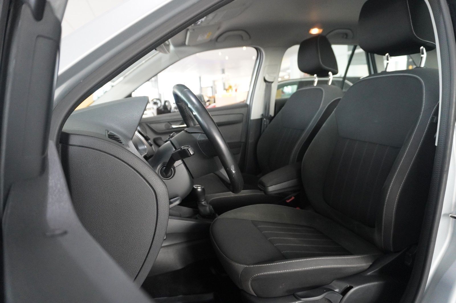 Fahrzeugabbildung SKODA Fabia Combi 1.0 TSI STYLE NAVI/LED/SHZ/PDC/TEMP.
