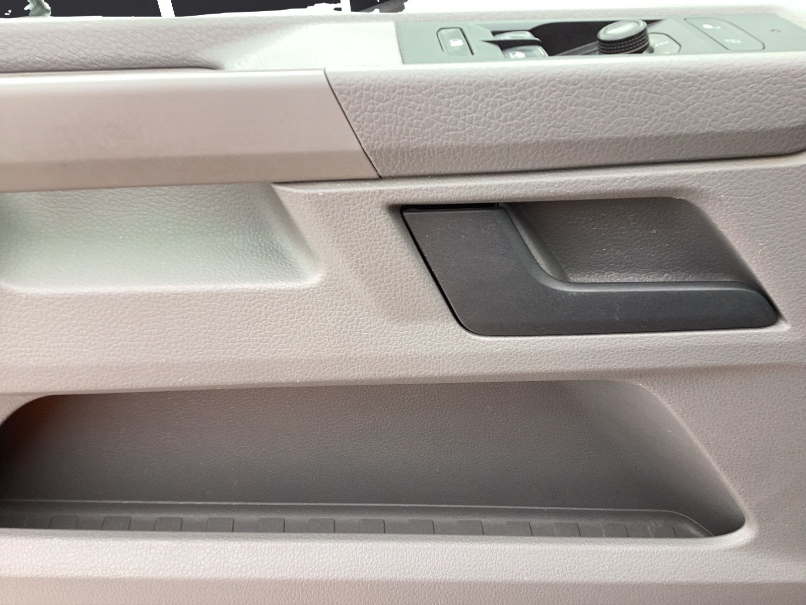 Fahrzeugabbildung Volkswagen T6 Transporter T6.1 TDI Kasten EcoProfi FWD