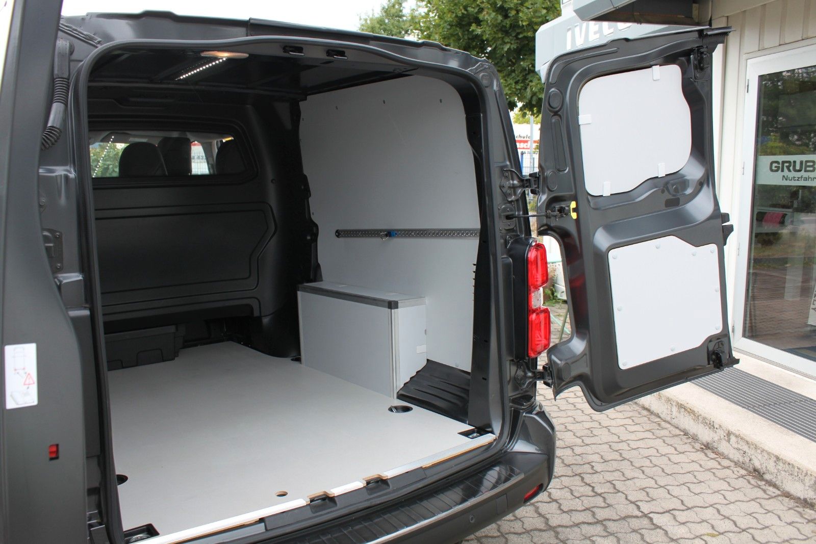 Fahrzeugabbildung Fiat FIAT Scudo Multicab L3 2.0 180 AT8
