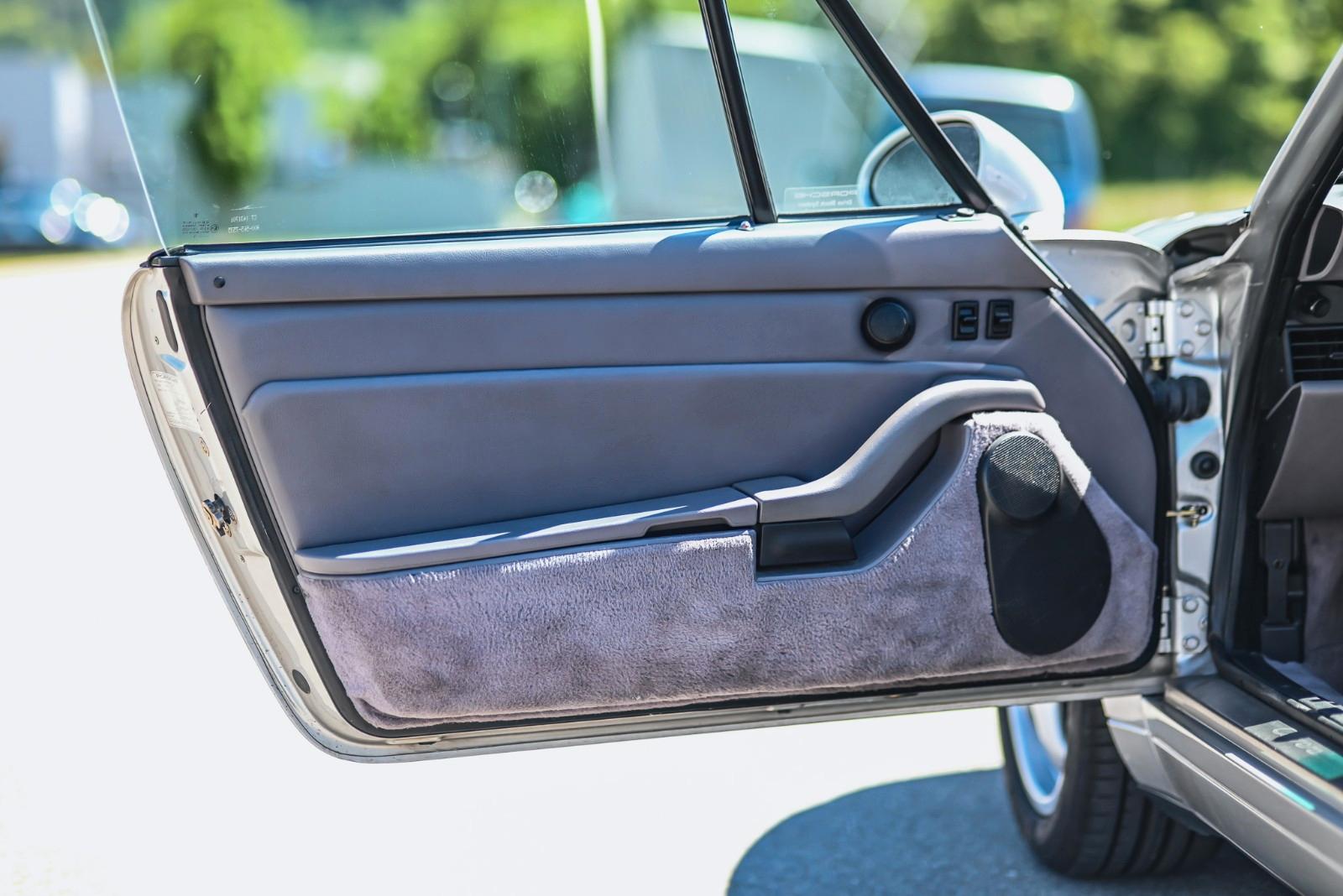 Porsche 993 Carrera Cabriolet