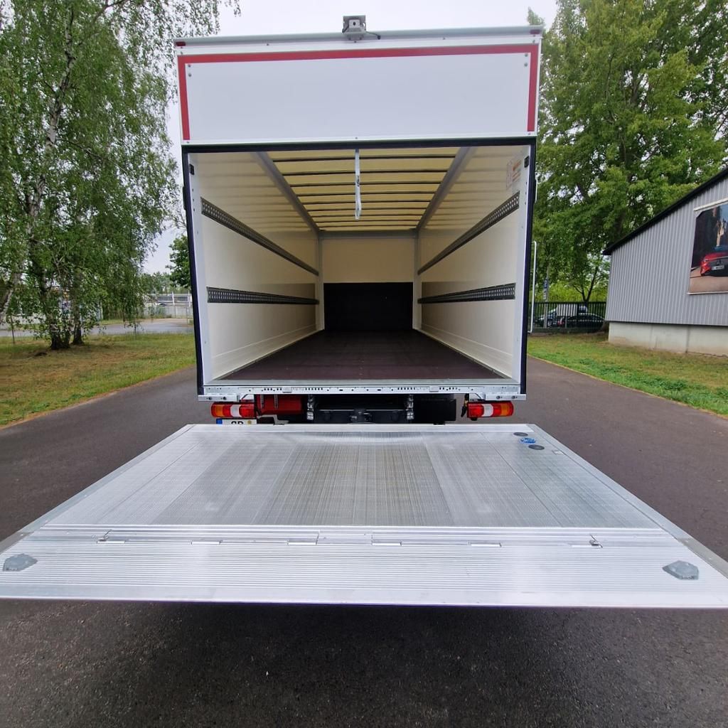 Fahrzeugabbildung Mercedes-Benz Atego 1224 L Junge Koffer mit LBW 1500 kg
