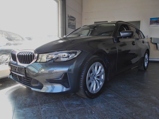 BMW 318iA Touring -NAVI-KAMERA-LED-ASSISTANT-CARPLAY