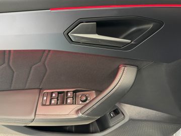 Fahrzeugbestand 11 Cupra Leon Sportstourer 1.5 AHK Panodach Kamera