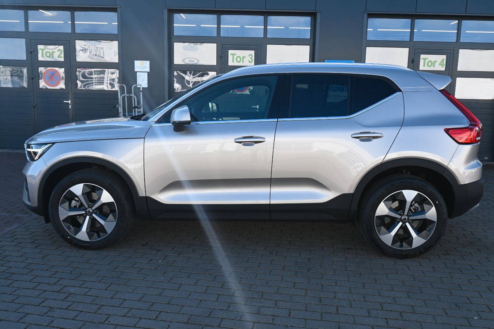 Fahrzeugabbildung Volvo XC40 B4 B DKG Plus Bright*STDHZG*BLIS*ACC