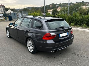 BMW 320 - 5