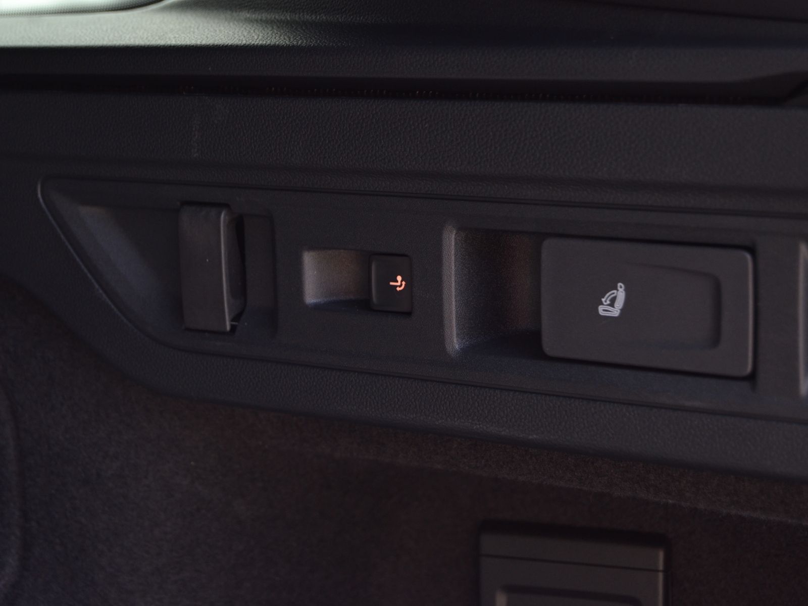 Passat Variant 2.0 TDI 193 PS 4M DSG R-Line Sign