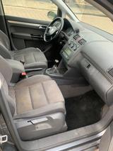 Volkswagen Touran 1.9 TDI 77kW DSG Basis Basis - Volkswagen Touran Basis mit Diesel-Antrieb