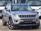 Jeep Compass Limited FWD - silberne Jeep Compass