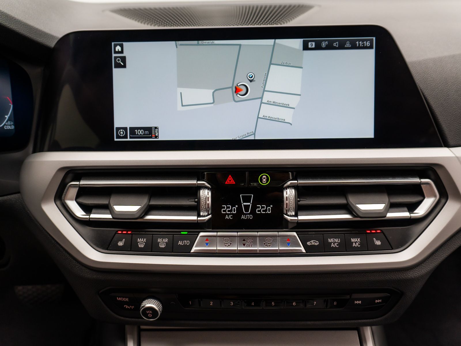 Fahrzeugabbildung BMW 320d xD Alarm DAB DriveAss PDC Geschwindig WiFi