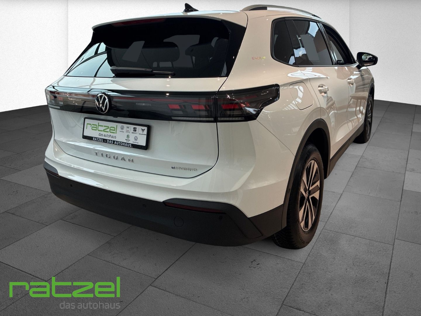 Fahrzeugabbildung Volkswagen Tiguan ENERGY 1.5 eHybrid IQ.Light+NAVI+AHK+SHZ