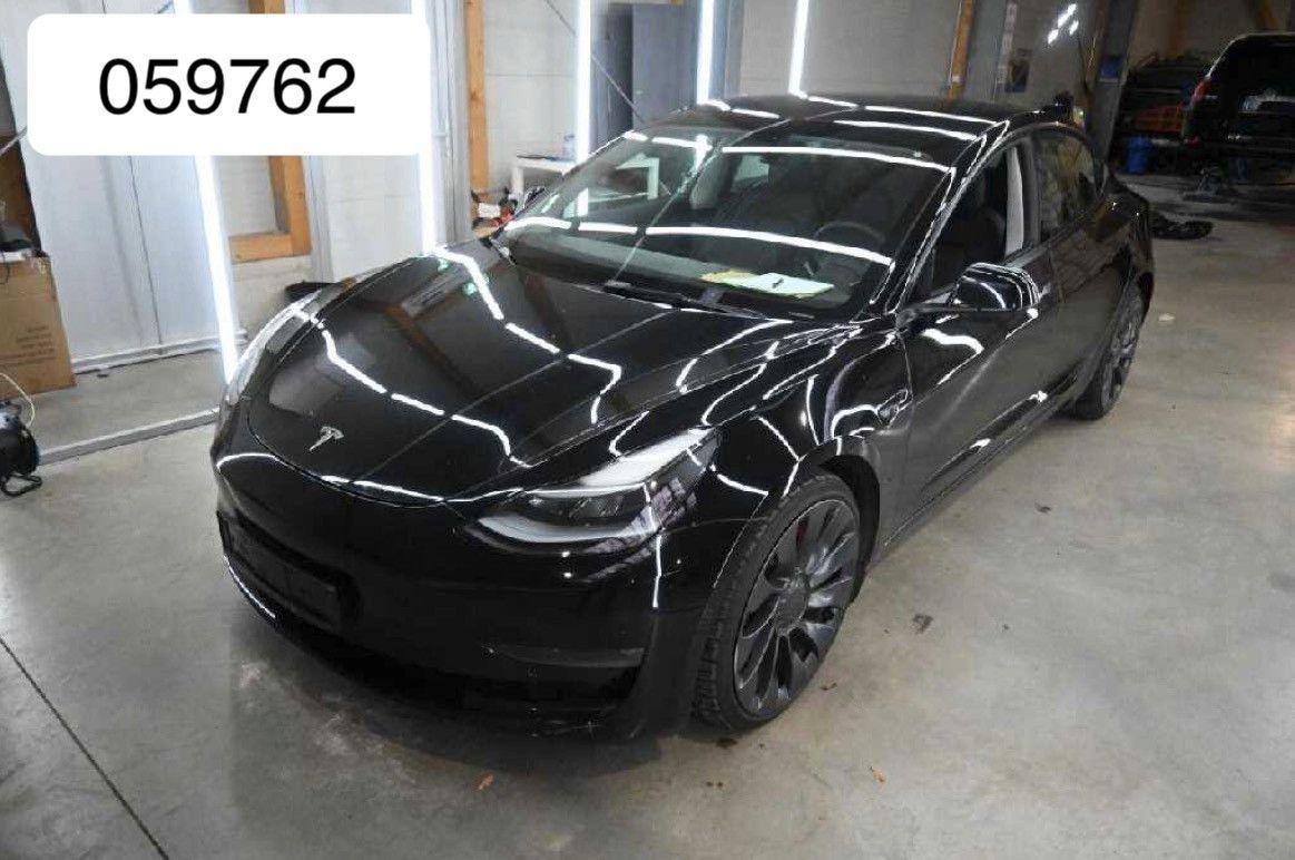 Tesla Model 3 Dual AWD Performance 20 Zoll Autopilot 3