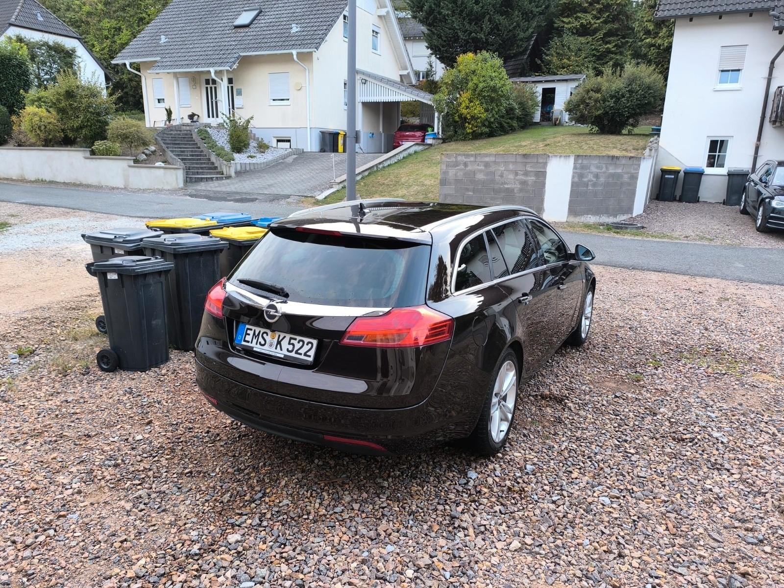 Opel Insignia 2012 — engine 1.362 cm³, 140 HP (103kW)