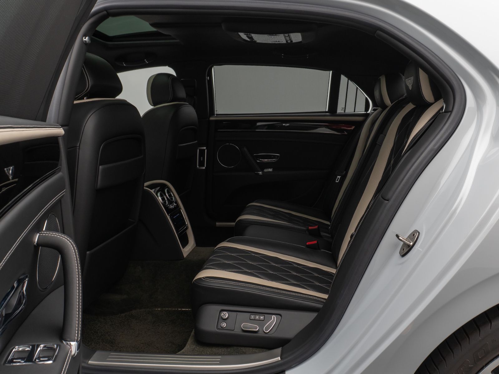 Fahrzeugabbildung Bentley Continental Flying Spur W12 Mulliner by Concord