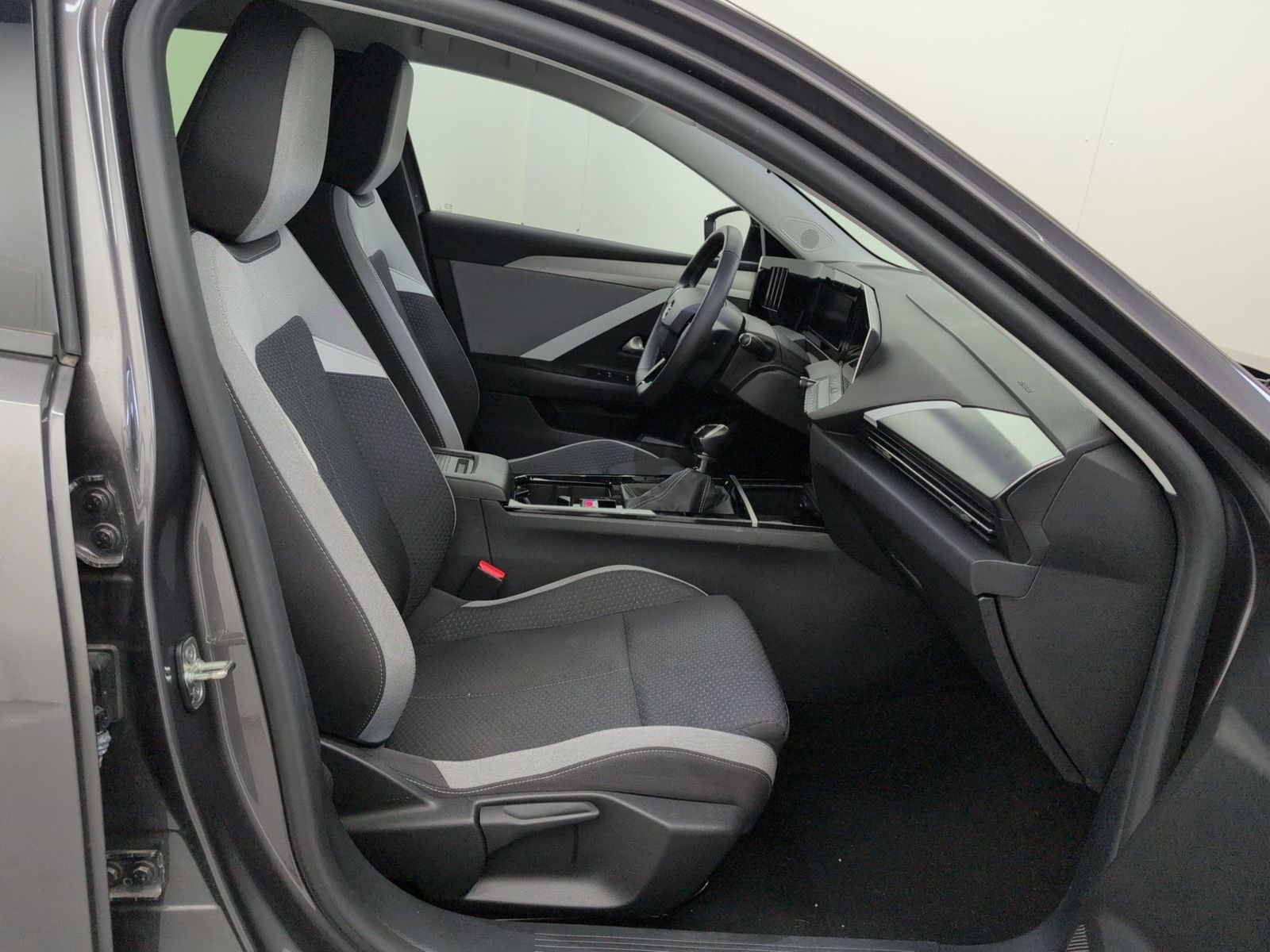OPEL Astra Sports Tourer 1.2 Turbo Business Edition – Bild 11