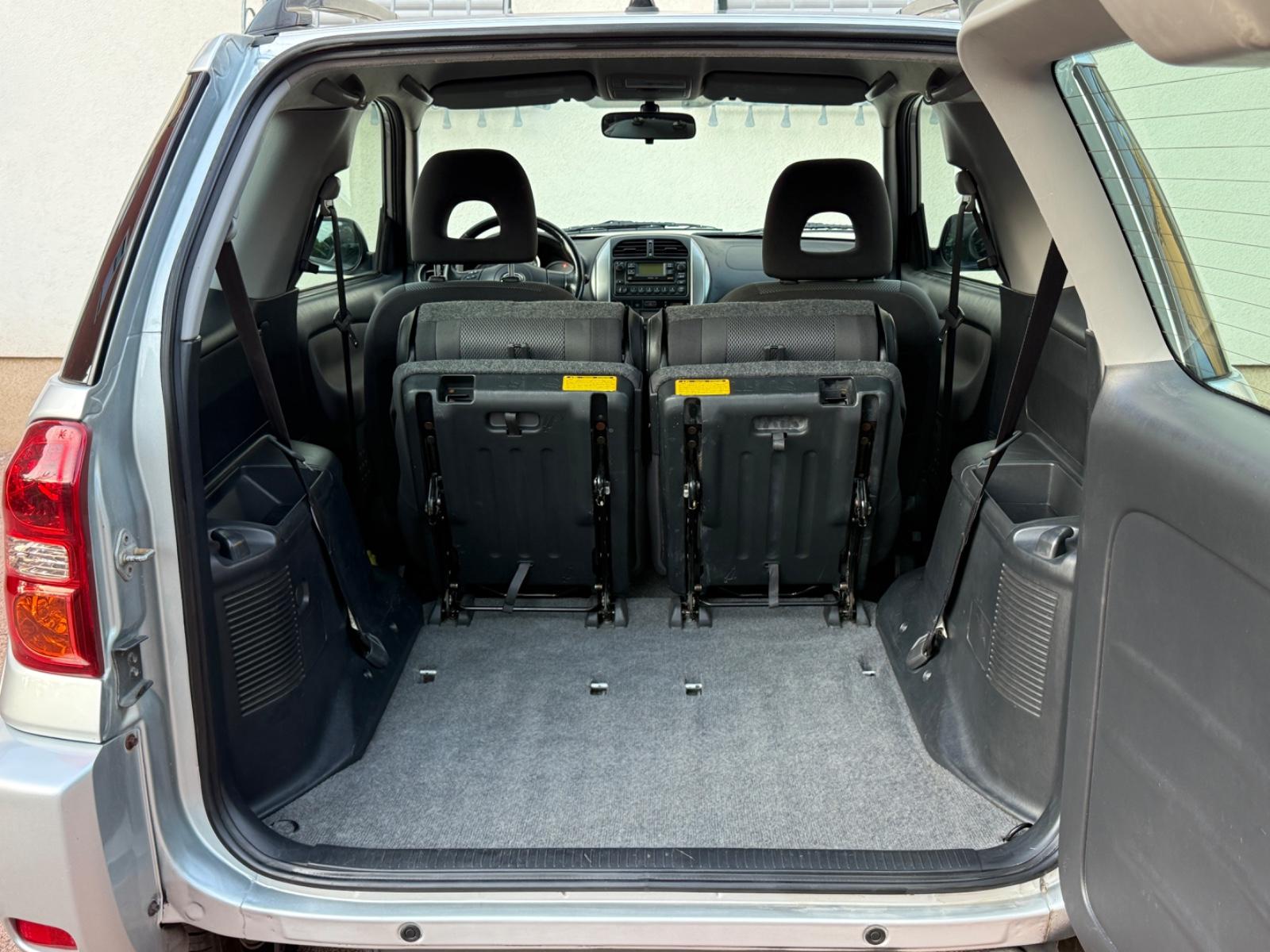 TOYOTA RAV4 - 2.0 150 CV - 4x4 - BVM - VOLANT EN CUIR