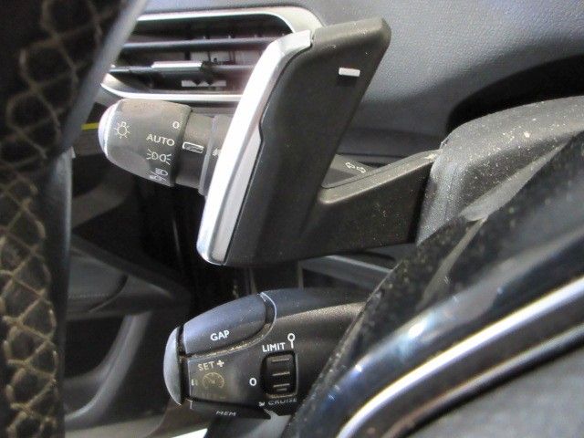 Fahrzeugabbildung Peugeot 5008 Allure 1.5D LED/SHZ/PANO/AHK/LEDER&MASSAGE