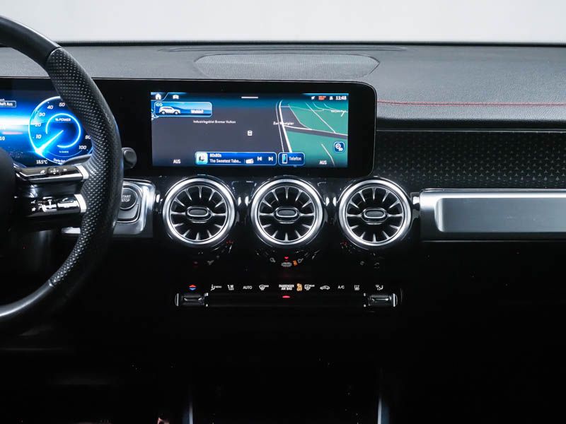 Fahrzeugabbildung Mercedes-Benz EQB 350 4M AMG *Bonus* AHK+Burmester+Ambi+Totwkl