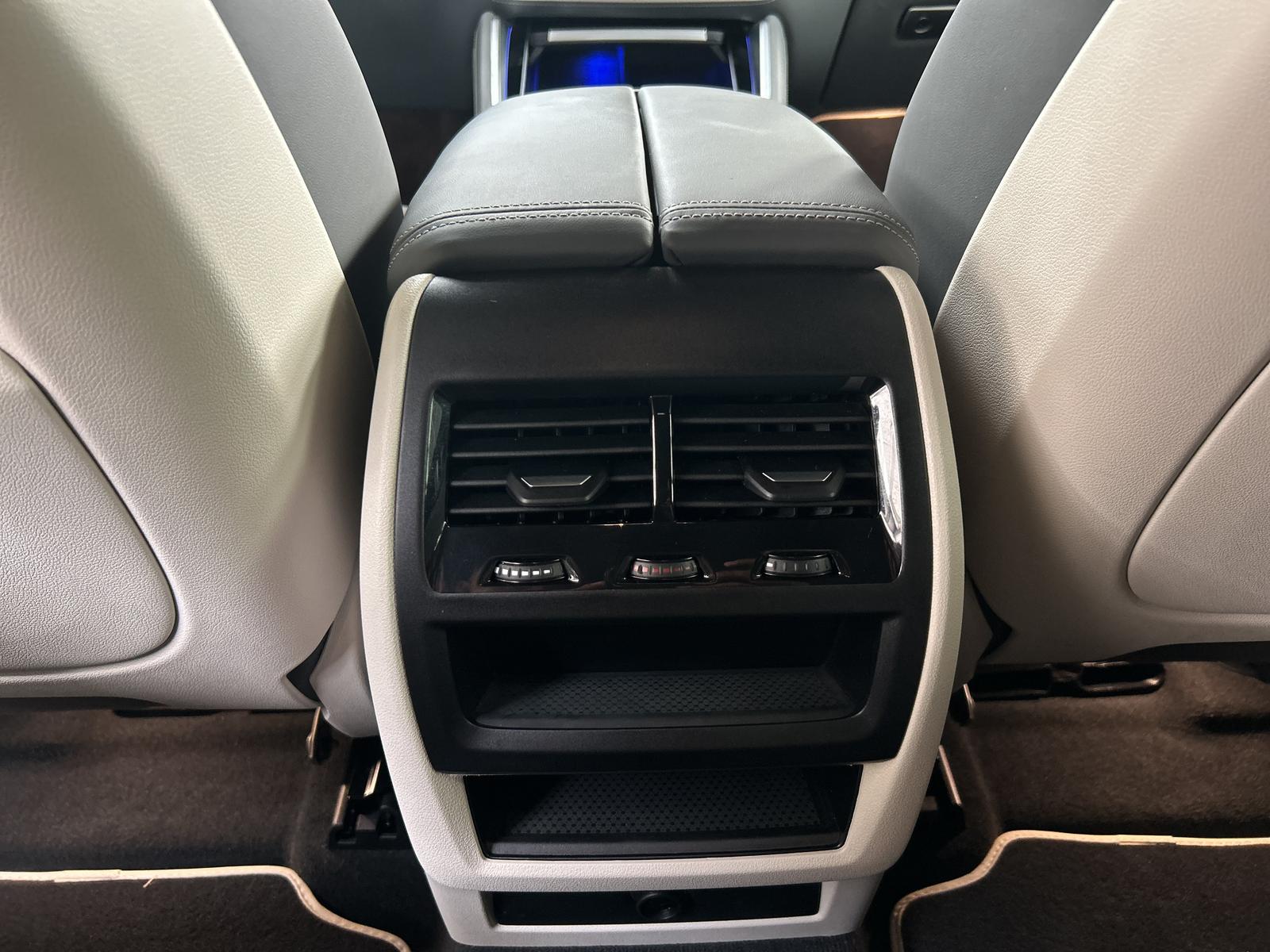 BMW X6 M60i xDrive *Frozen Pure Grey*|AHK|Head-Up|PA