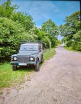 Land Rover Defender 110 TD4 Station Wagon E E - Land Rover Defender in Lübeck