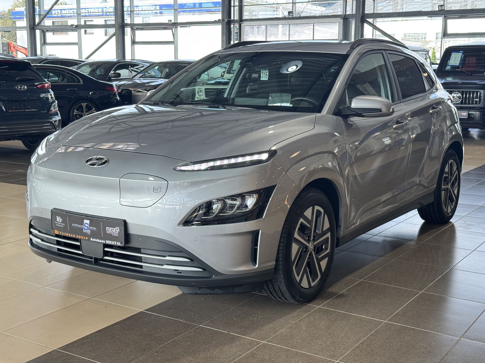 Hyundai Kona Trend R.Cam Navi Krell HUD ACC SHZ LED imagem 3