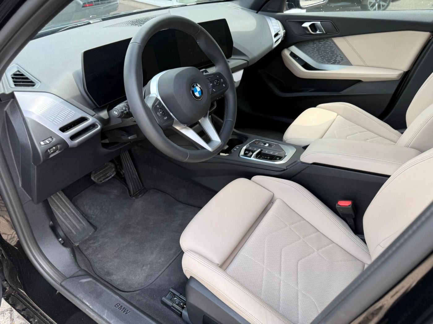 Fahrzeugabbildung BMW 120d +LED+Komfortzugang+DrivingAssist+Aktivsitz+