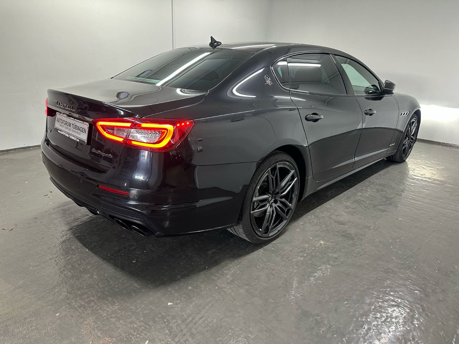 Fahrzeugabbildung Maserati Quattroporte S Q4 *SKYHOOK*B&W*SOFTCL.*KEYLESS*