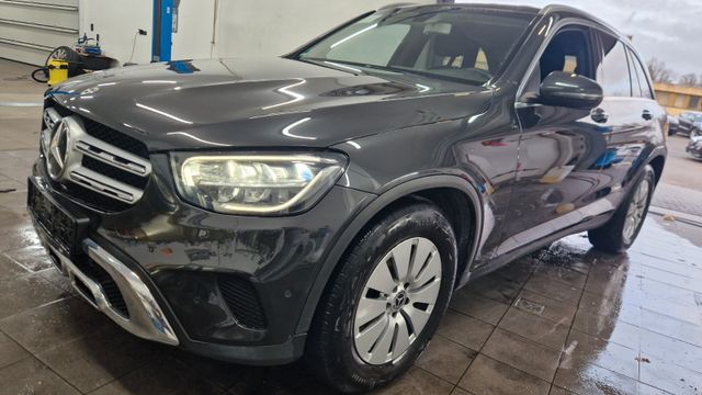 Mercedes-Benz GLC 300 d 4Matic Business Navi LED Kamera