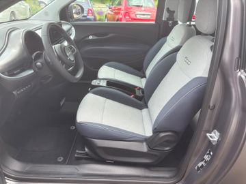 Fahrzeugabbildung Fiat 500e Icon Navi Klimaaut. DAB Mattlackierung
