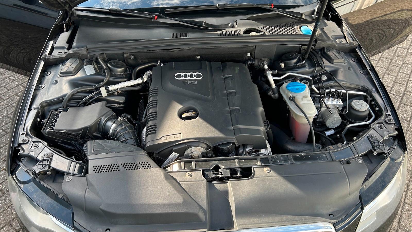 Audi A4 2009 — photo 12