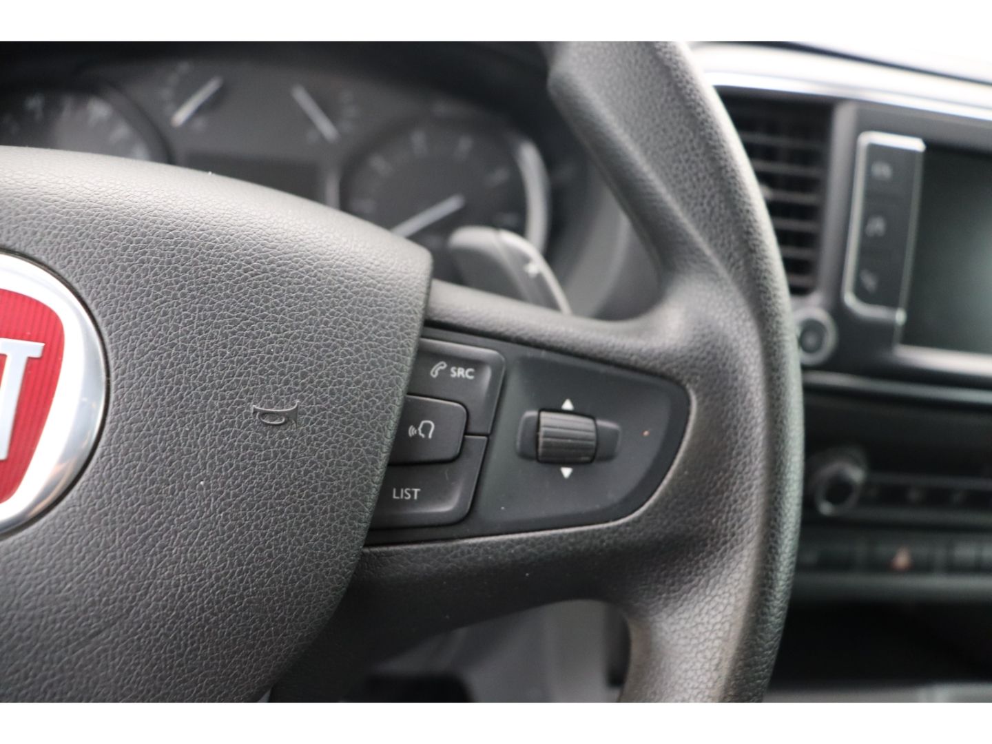 Fahrzeugabbildung Fiat Scudo L3 SX Automatik, AHK, Navi, Kamera,