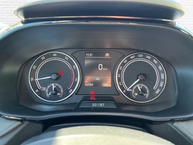 Fahrzeugabbildung SKODA Fabia Tour 1.0 TSI KLIMA LED ALU