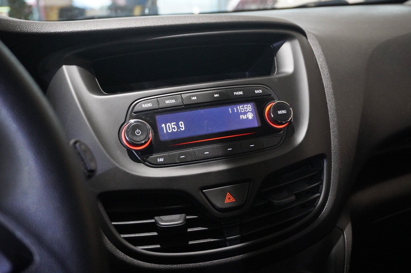 Fahrzeugabbildung Opel Karl 1.0 EDITION 5-TÜR KLIMA/USB/TEMP./BT