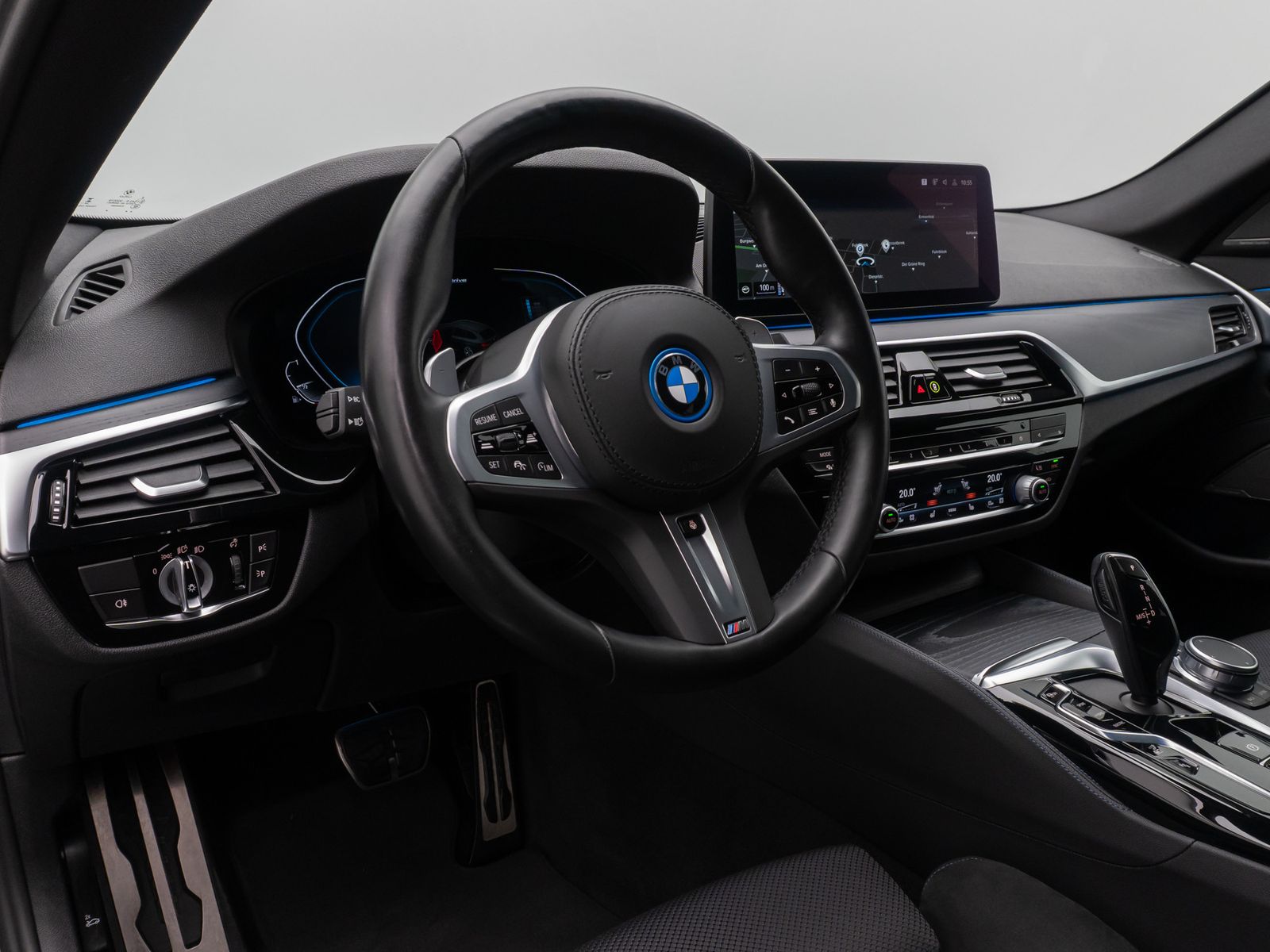 Fahrzeugabbildung BMW 530e M Sport H/K DAB HUD Alarm Komfort Kamera