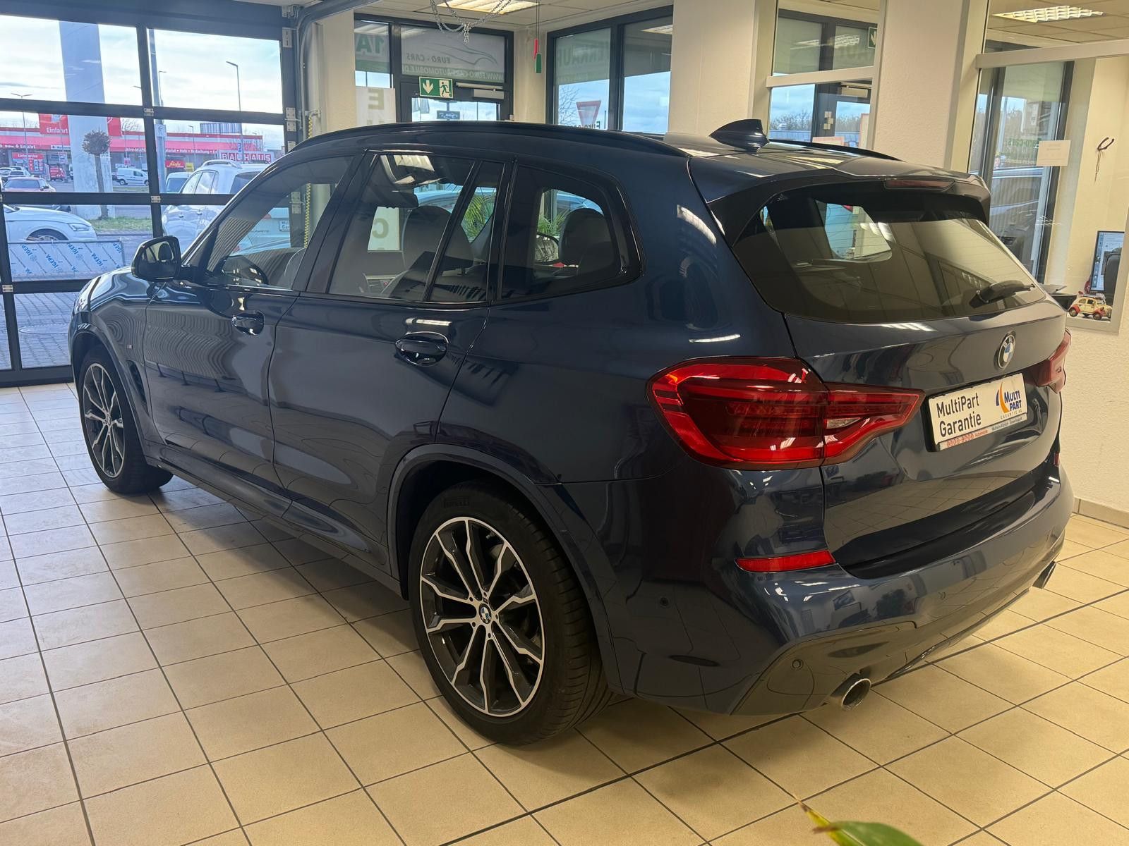 Fahrzeugabbildung BMW X3 xDrive30 d M Sport/LED/AHK/1.HAND/PANO/HEADUP